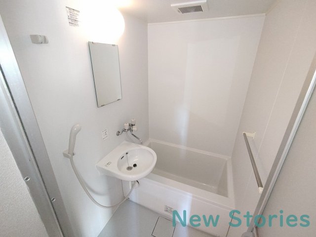 バス・シャワールーム　落ち着いた空間のお風呂です