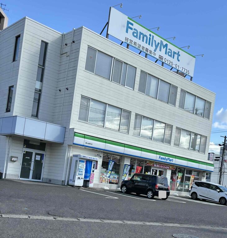 コンビニ　ファミリーマート郡山緑町店（コンビニ）まで507m