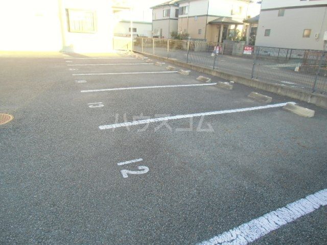 【掛川市下垂木のマンションの駐車場】