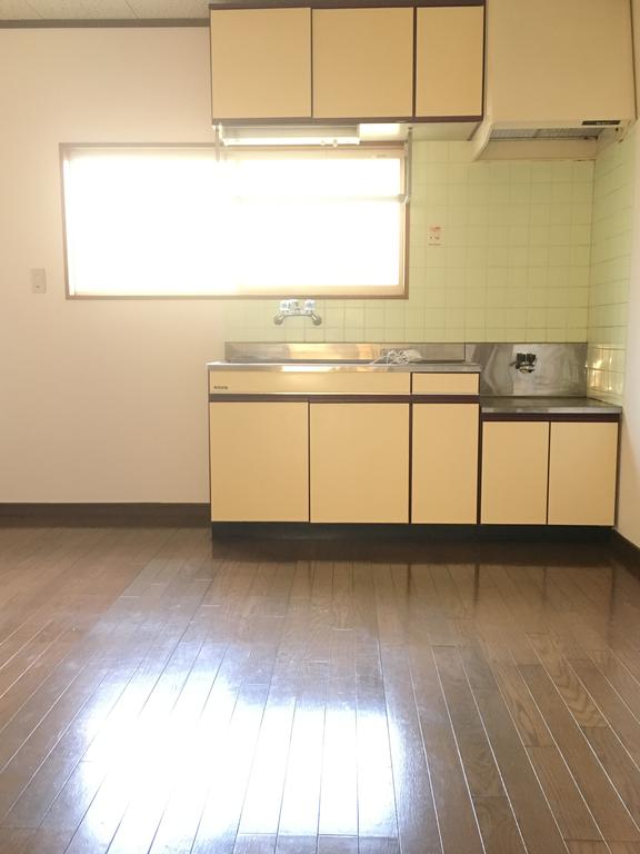 ノーブルタウンBのキッチン写真