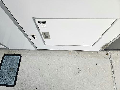 玄関　宅配ボックス