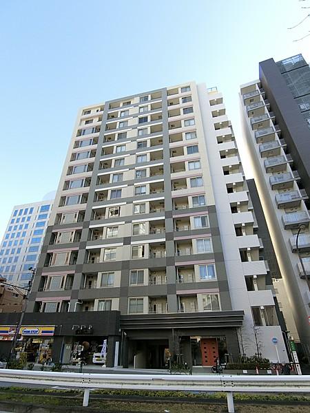 渋谷区広尾のマンションの建物外観