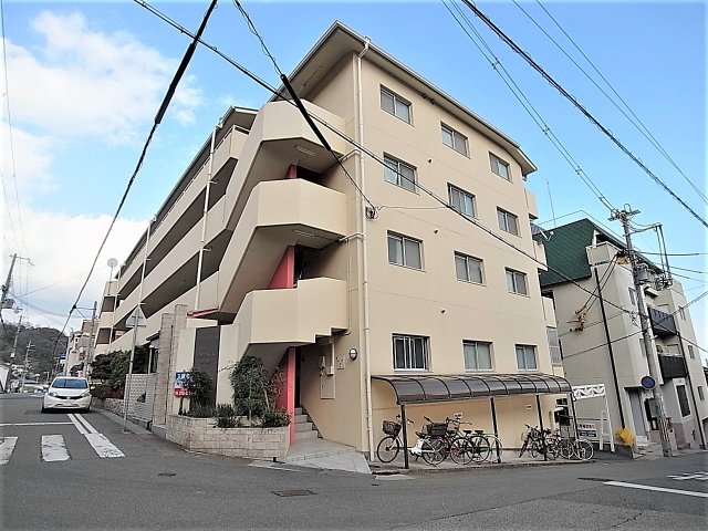 神戸市兵庫区熊野町のマンションの建物外観