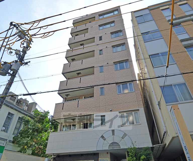 京都市中京区鍵屋町のマンションの建物外観