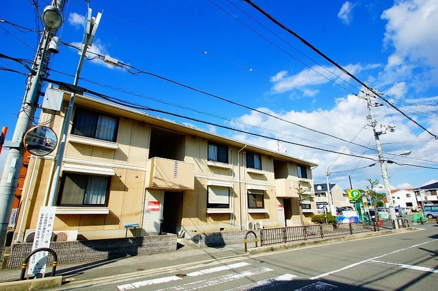 【茨木市東太田のアパートの建物外観】