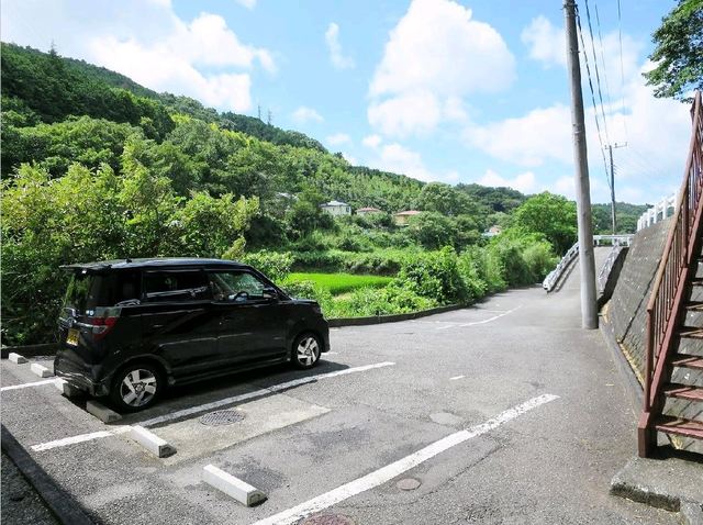 【タウニーくわはらの駐車場】