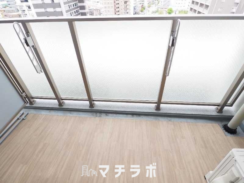 【名古屋市昭和区鶴舞のマンションのバルコニー】