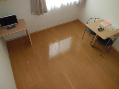 居室・リビング　ベッド上から下を見下ろすと・・・