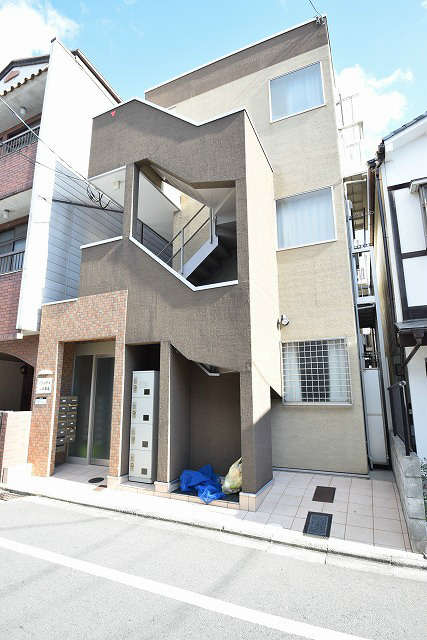 【京都市上京区下竪町のマンションの建物外観】