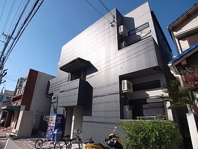 【神戸市長田区長田天神町のアパートの建物外観】