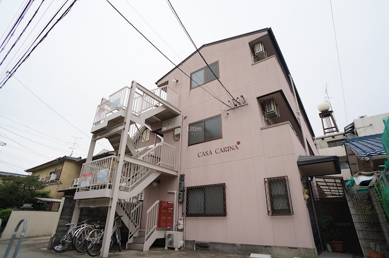 CASA CARINAの建物外観