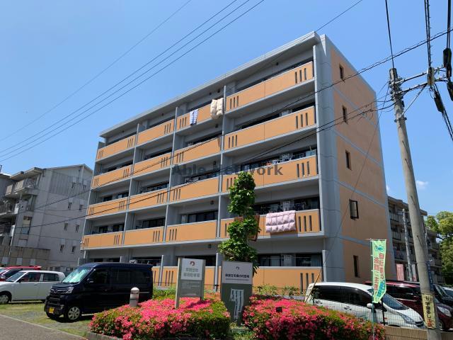 【熊本市中央区国府のマンションの建物外観】