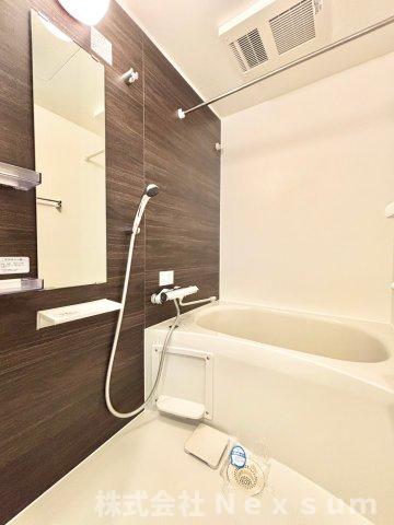 バス・シャワールーム　コンパクトで使いやすいお風呂です