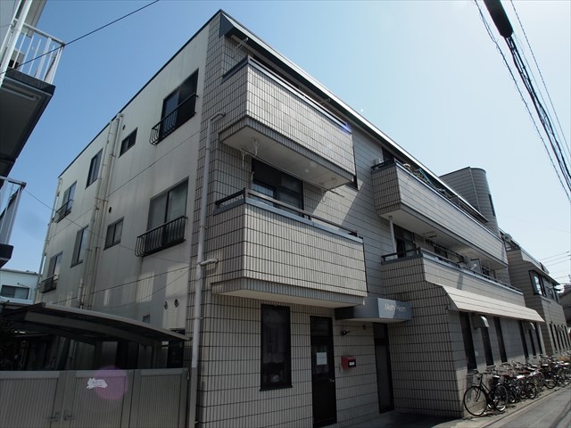 荒川区町屋のマンションの建物外観