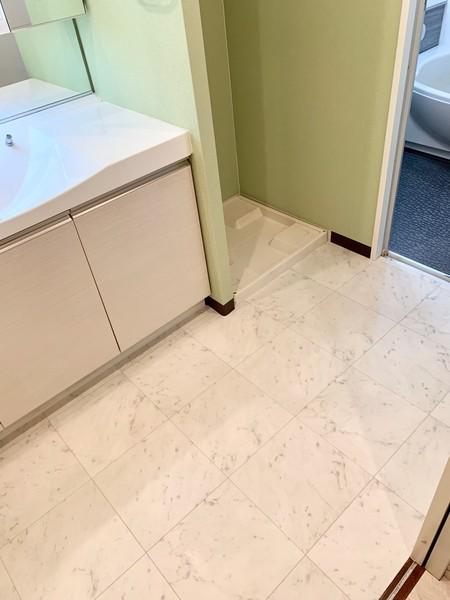 洗面設備　広い洗面室