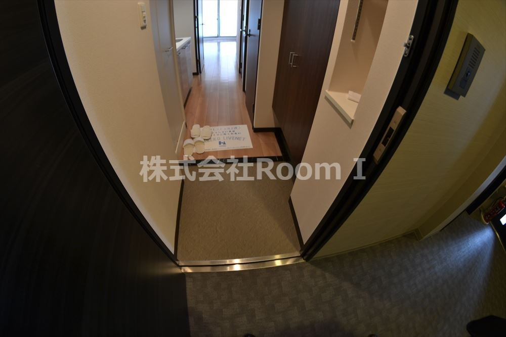 玄関　収納もある玄関です