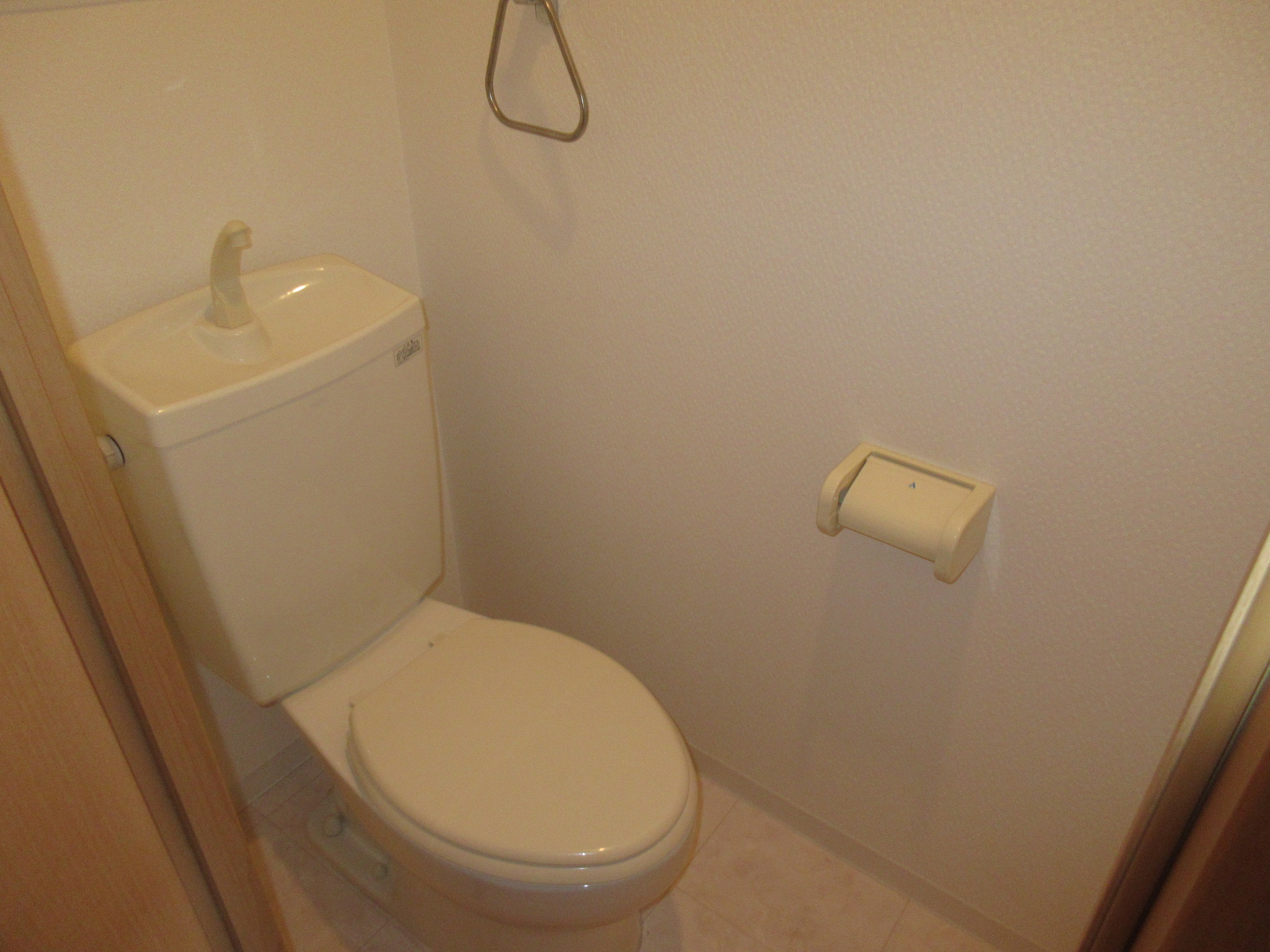 トイレ　別部屋参考画像