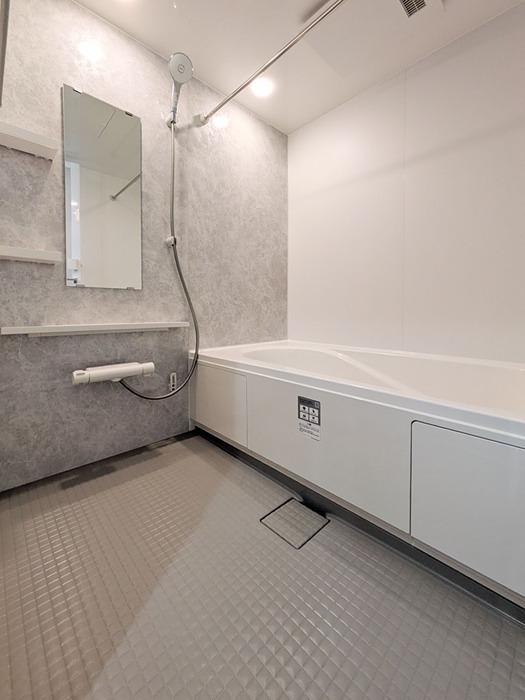 バス・シャワールーム　追い焚き付きです。