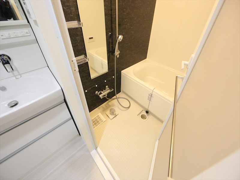 バス・シャワールーム　浴室暖房乾燥機付　追い焚き・オートバス機能付お風呂