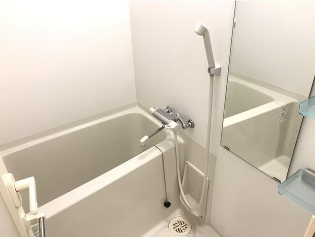 バス・シャワールーム　雨の日でも安心の浴室乾燥機付きです♪