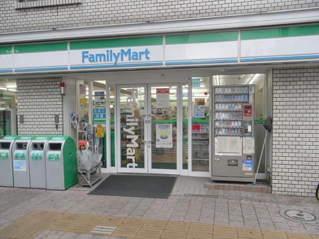 コンビニ　ファミリーマート（コンビニ）まで169m