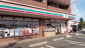 コンビニ　セブン－イレブン　豊橋牛川通３丁目店（コンビニ）まで266m