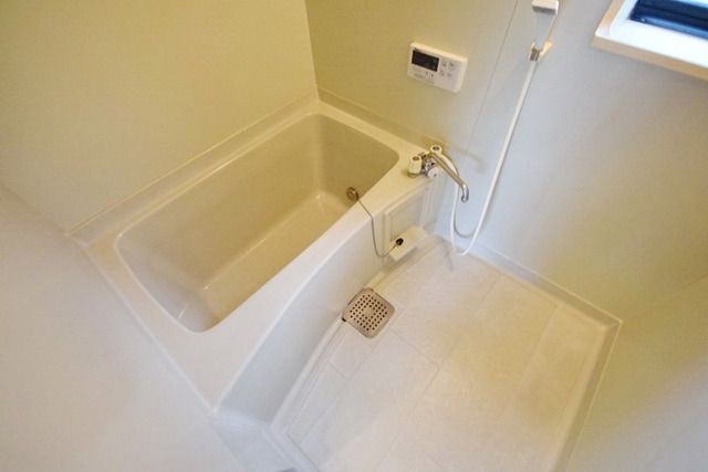 バス・シャワールーム　※別部屋のイメージ写真です。