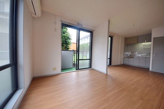 居室・リビング　※別部屋のイメージ写真です。