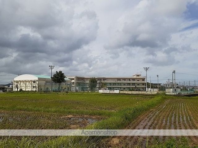 小学校　新開小学校（小学校）まで800m