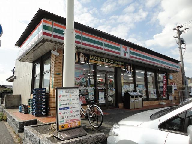 コンビニ　セブンイレブン（コンビニ）まで600m