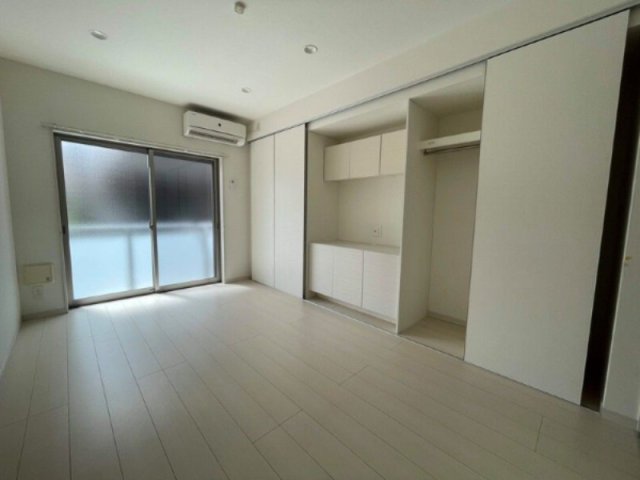 居室・リビング　☆明るい洋室☆