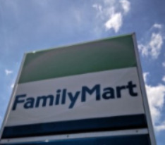 コンビニ　ファミリーマート 和光北口店（コンビニ）まで301m