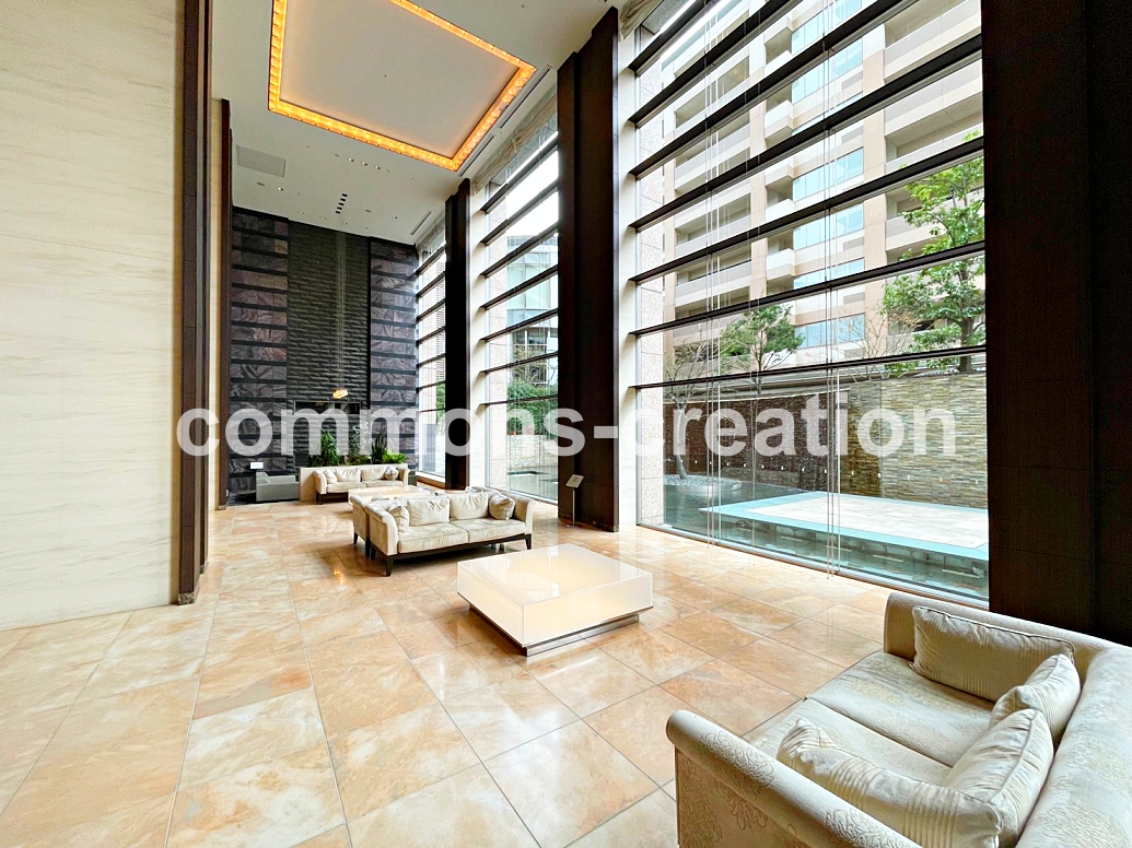 スーパー　日進ワールドデリカテッセン（スーパー）まで207m