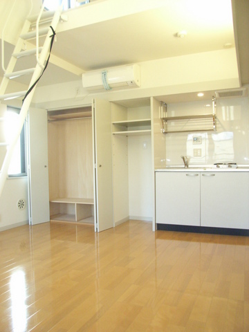 キッチン　ガス２口キッチン　収納スペース充実してます♪