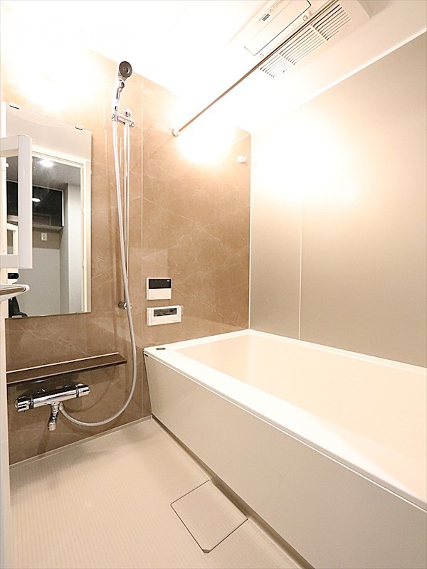 バス・シャワールーム　バスルーム