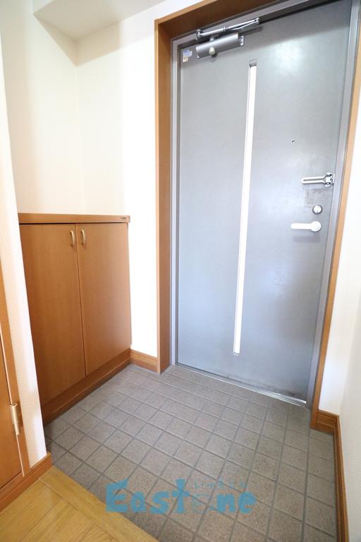 玄関　シューズボックス付きで広めの玄関