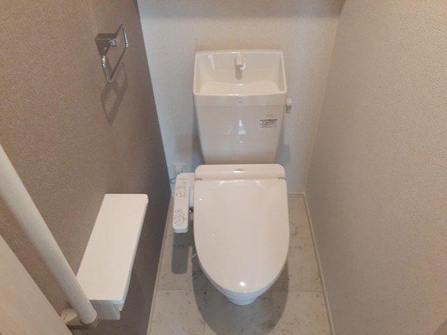トイレ　清潔感のあるトイレです