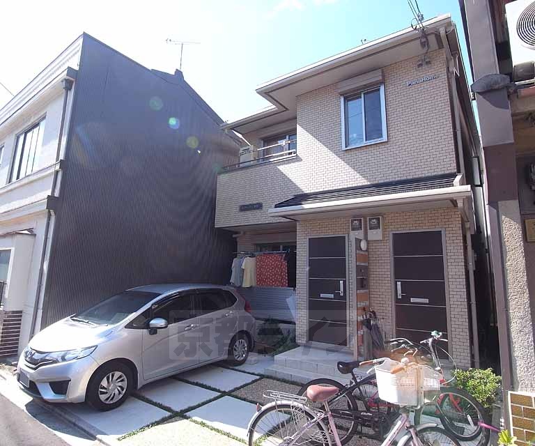 建物外観　総戸数は２戸数しかありませんよ。