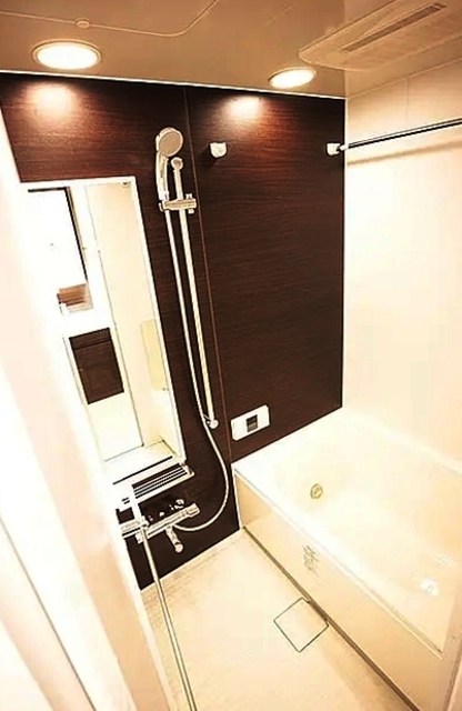 バス・シャワールーム　同仕様参考写真