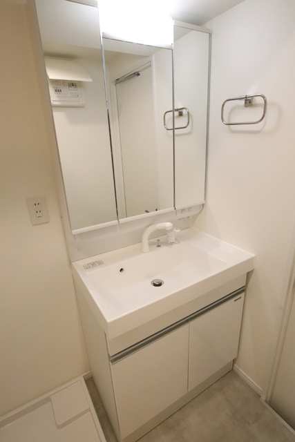 洗面設備　※別室参考写真。洗髪洗面化粧台