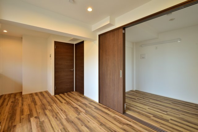 居室・リビング　こちらのリビングで趣味の時間をお楽しみください♪