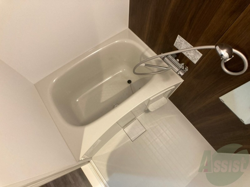 バス・シャワールーム　お風呂になります。一日の疲れを癒してくださいね。