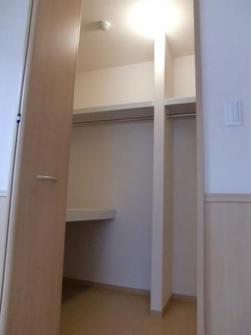 収納　ウォークインＣＬで収納も充実