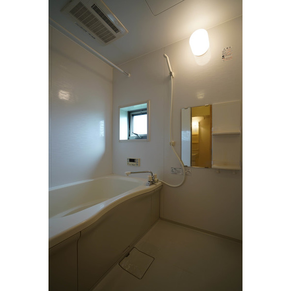 バス・シャワールーム　同じ建物の別のお部屋