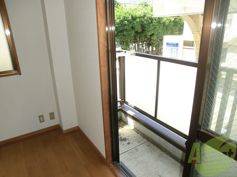 バルコニー　周辺の豊かな緑と調和した住環境