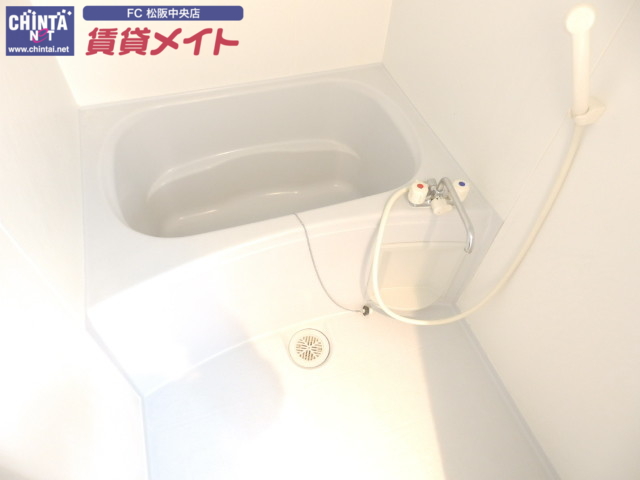 バス・シャワールーム　同型の別部屋写真です。
