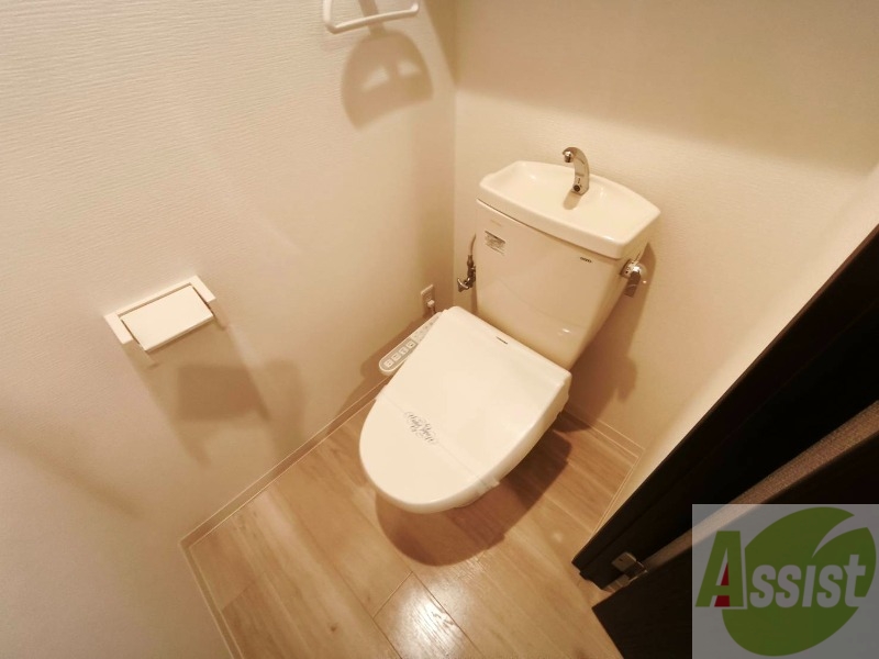 トイレ　こちらはトイレです。清潔感があり、安心して使用できます。