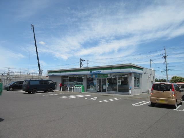 コンビニ　ファミリーマート岐南薬師時点（コンビニ）まで260m