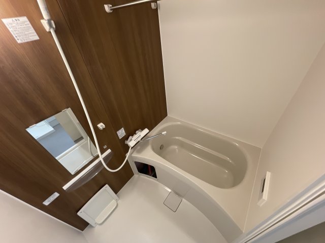 バス・シャワールーム　落ち着いた空間のお風呂です