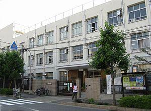 小学校　むくのき学園大阪市立中島中学校，（小学校）まで350m